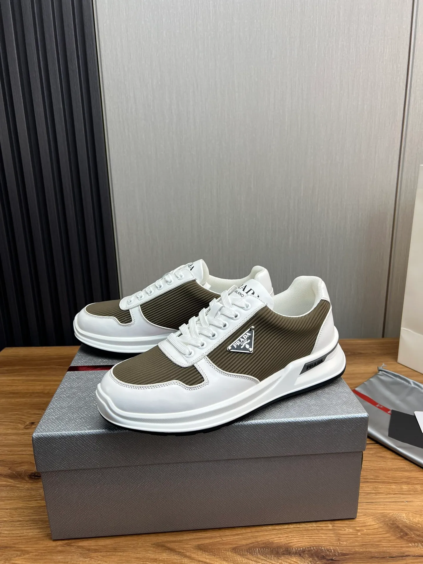Men's shoes 💰580💰 [PRADA] Men's shoes are popular in the counter, official website is synchronized, 1 high-quality shipment ✔️Original cowhide stitching mesh + cowhide lining, 1🆚1 replica, original original bottom, 38-45 (45 customized, non-refundable)